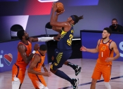 米兰体育官方网站-关于雄鹿主场击败热火，稳居东部榜首的信息