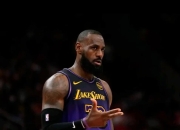 米兰APP下载-湖人连遭失利，詹姆斯表现黯淡