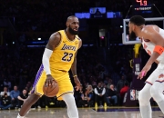 米兰百家乐-湖人主场力克开拓者，取得连胜