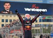 米兰体育官网-红牛车队绝杀红牛二队，塞恩斯惊艳四座的简单介绍