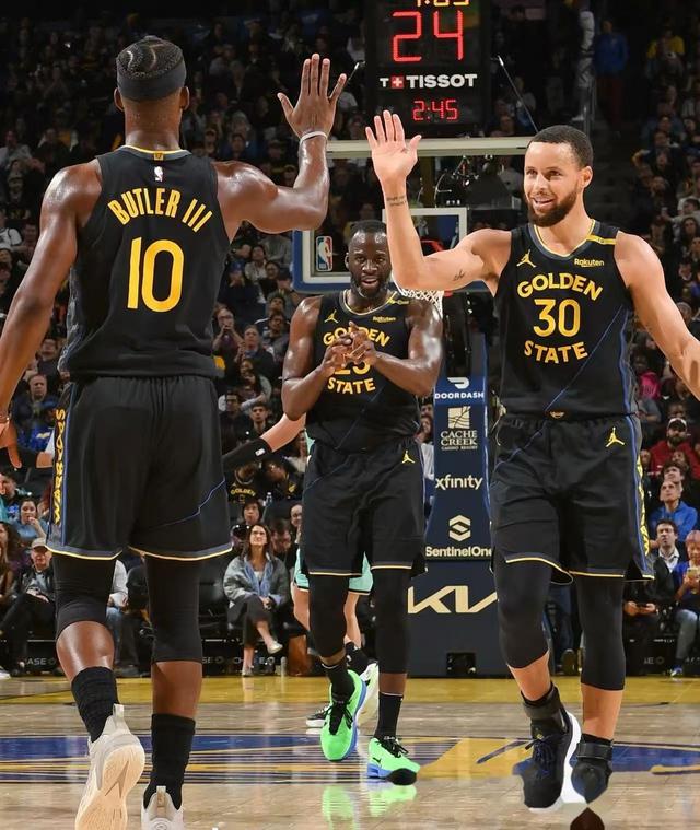 勇士大胜开拓者,保持不败战绩 勇士大胜开拓者,保持不败战绩