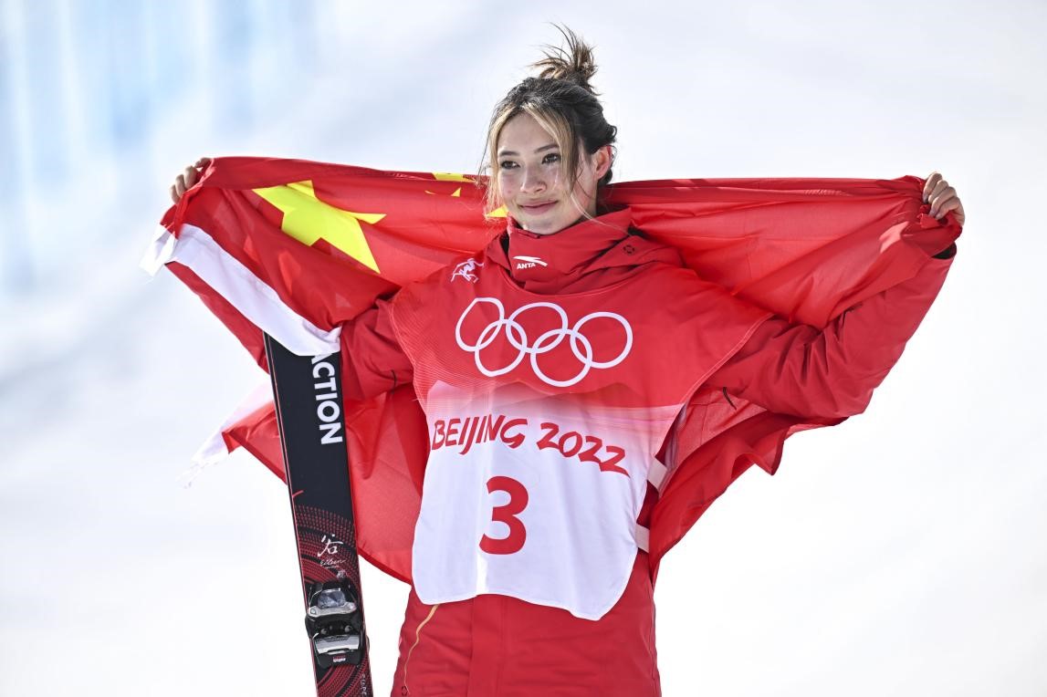 瑞士滑雪选手实力无敌，夺得冠军头衔