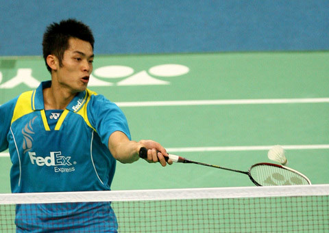 荷兰羽毛球运动员隐忍出招，展现真功夫