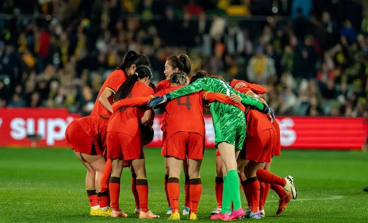 委内瑞拉女足在北美洲杯半决赛中逐鹿墨西哥，拼尽全力