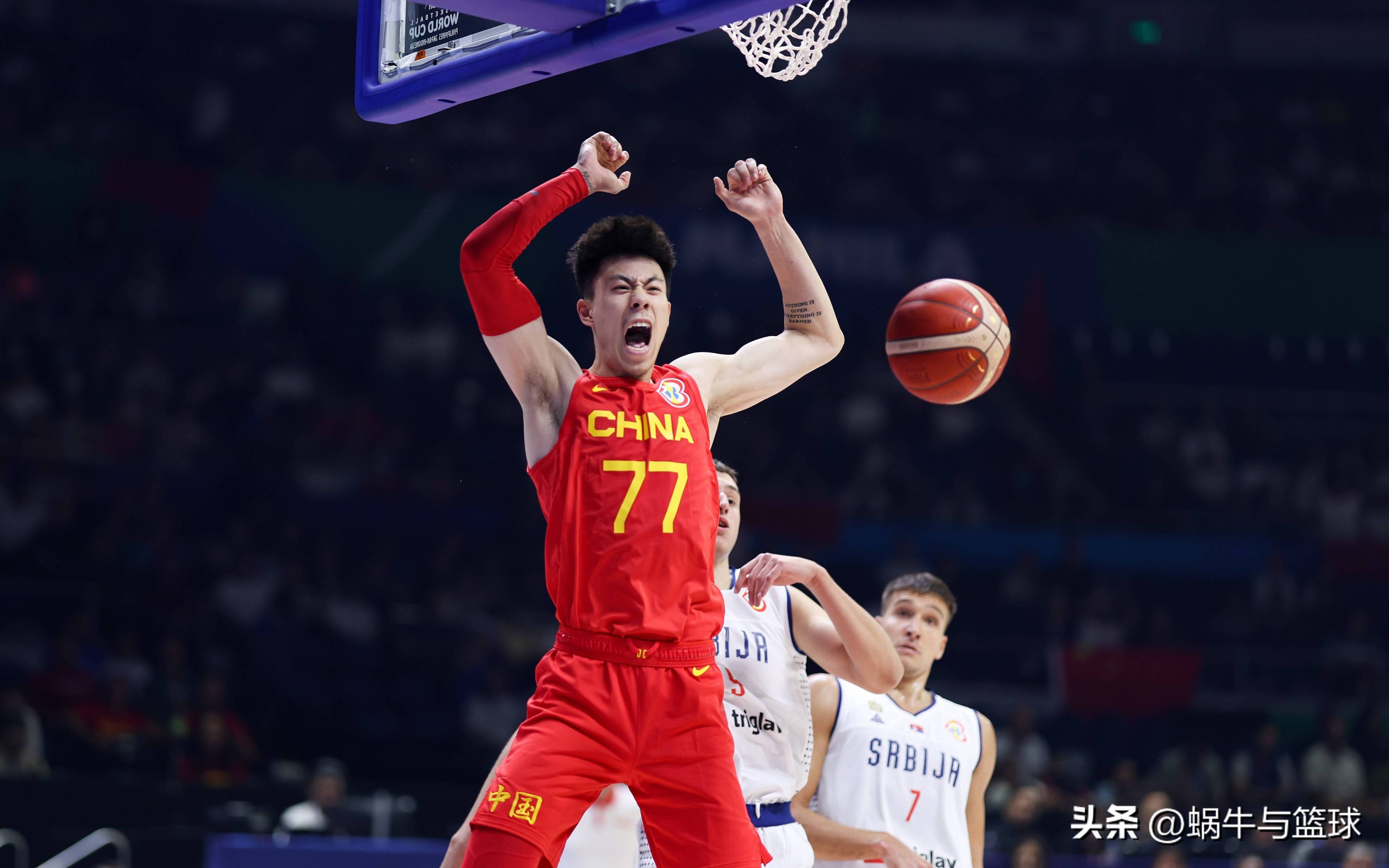 辽宁男篮取得胜利，赢得掌声