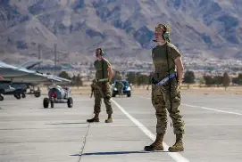 战斗精锐图珠渺，具搏重楼点管、投近