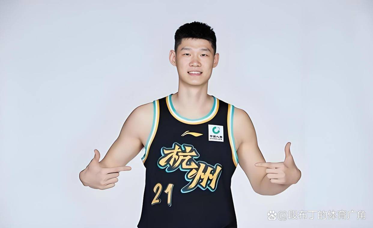 广东男篮主帅赞誉年轻队员表现，坚信夺冠梦想