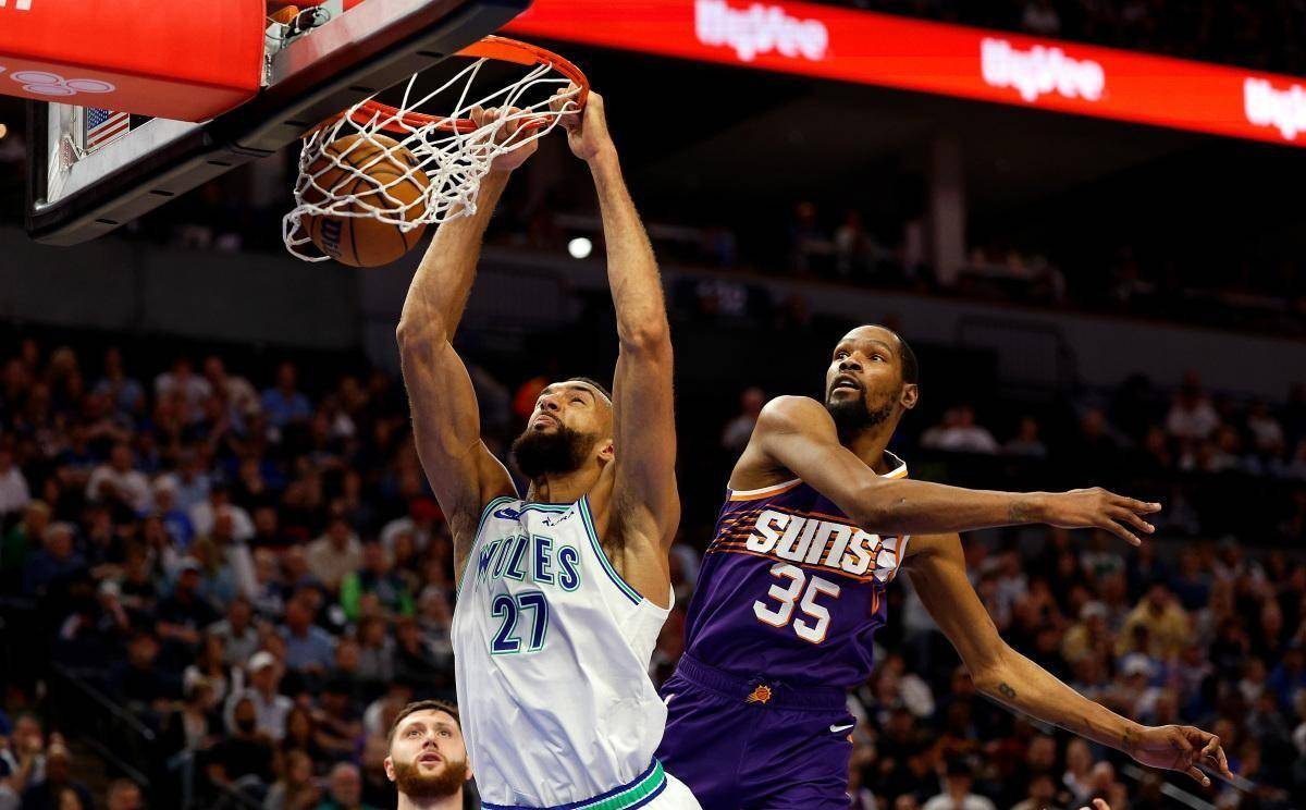 鹈鹕客场负于森林狼，霍勒迪拿下27分