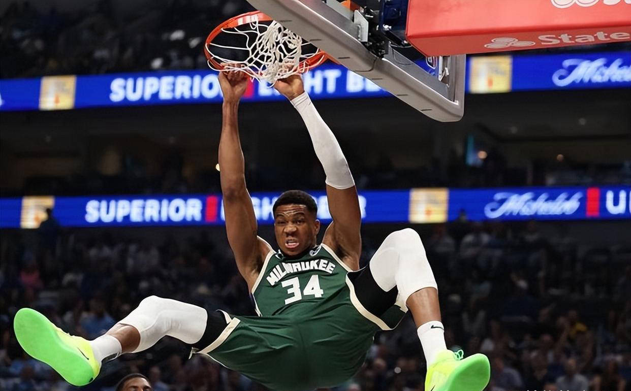 雄鹿不敌独行侠，字母哥疲劳不堪无力回击