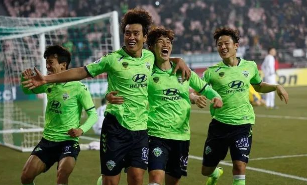 关于广州恒大不敌蔚山现代，亚冠小组赛五战全败位居垫底的信息