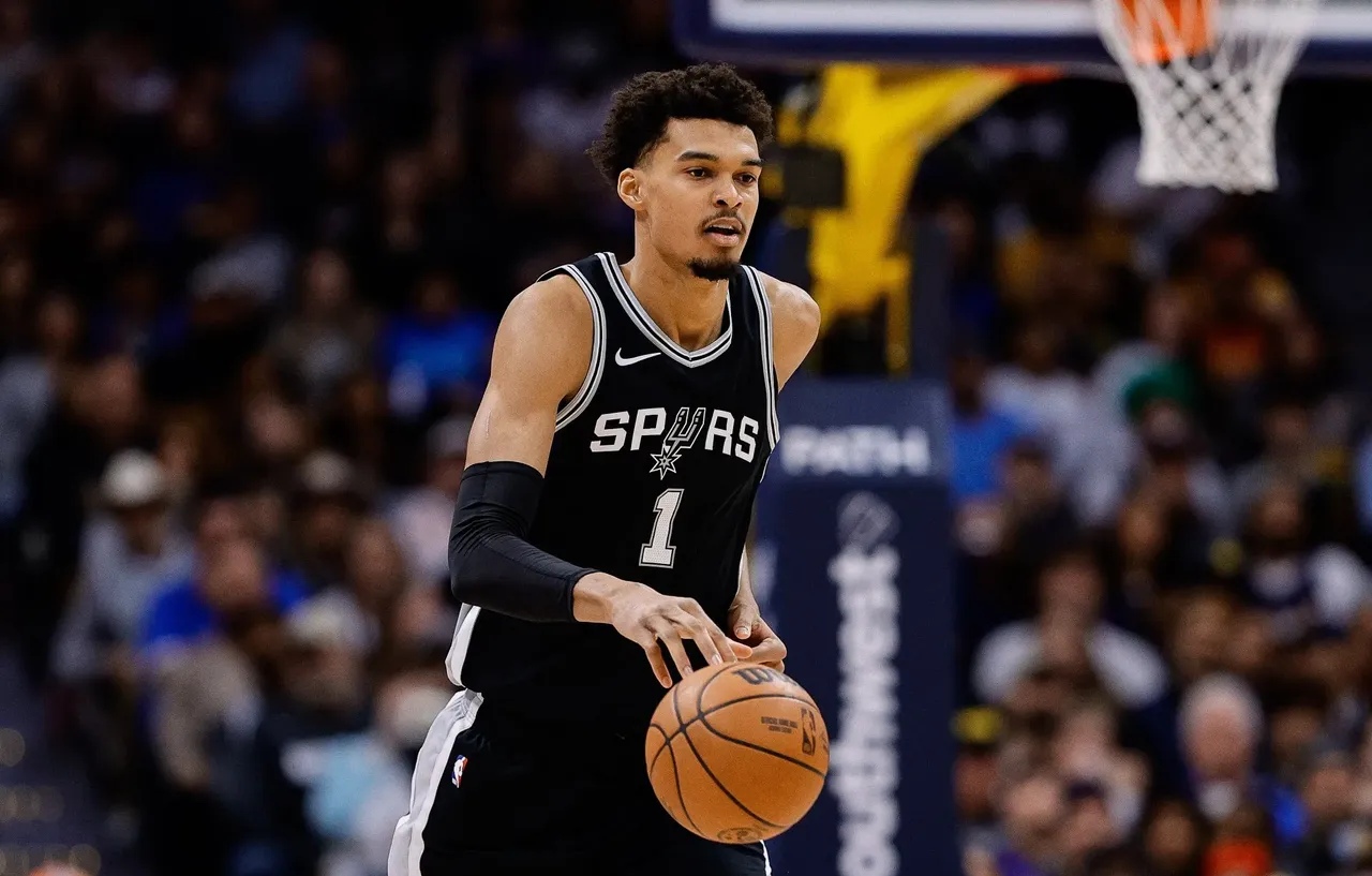 灰熊战胜马刺，收获三连胜